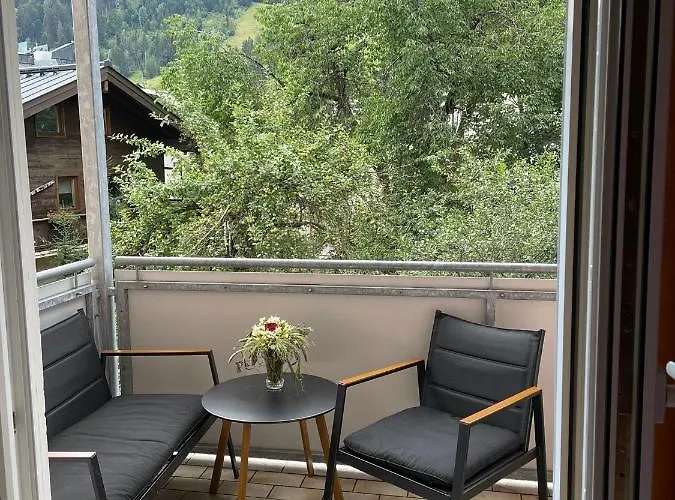 Spacious 2 Bedroom Zell-am-see Town Center ツェル アム ゼー