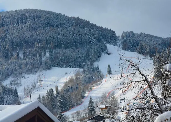 アパート Spacious 2 Bedroom Zell-am-see Town Center ツェル アム ゼー